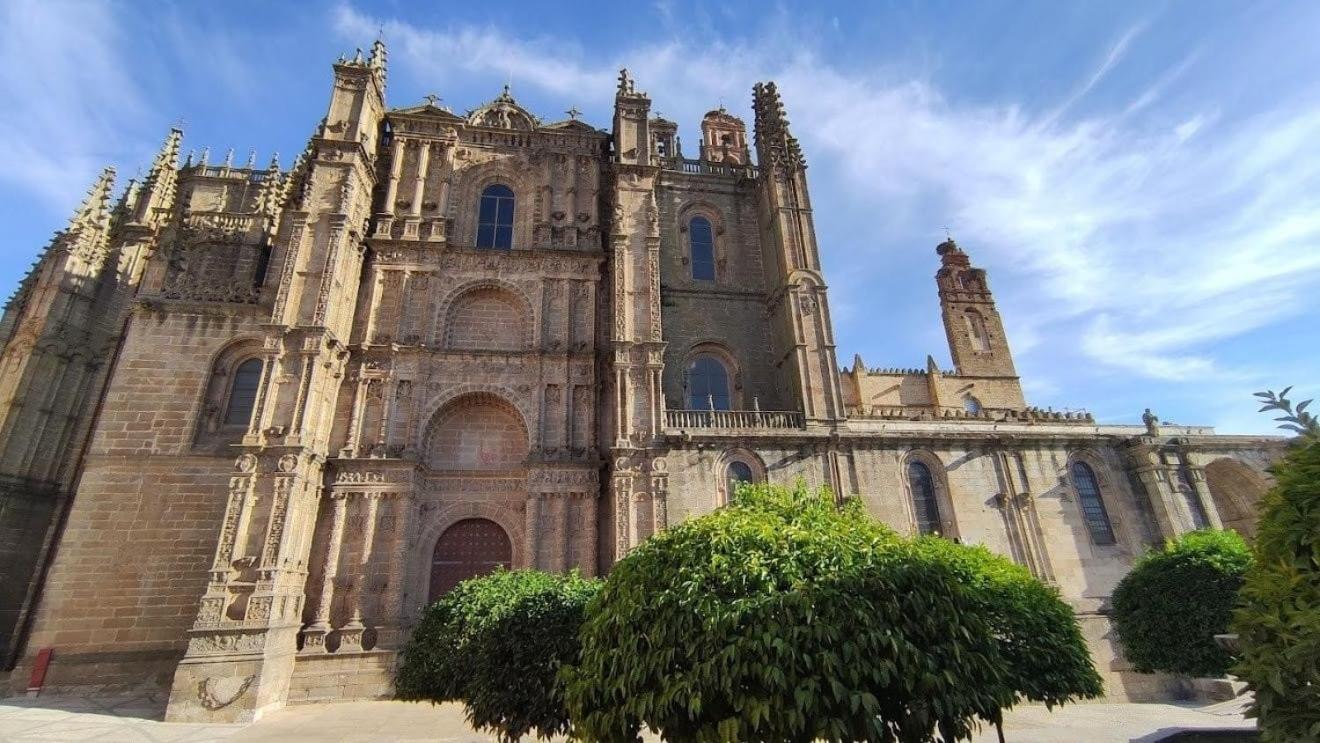 Duplex Casa De Las Argollas Grand Suite Parking Gratis Plasencia Eksteriør bilde